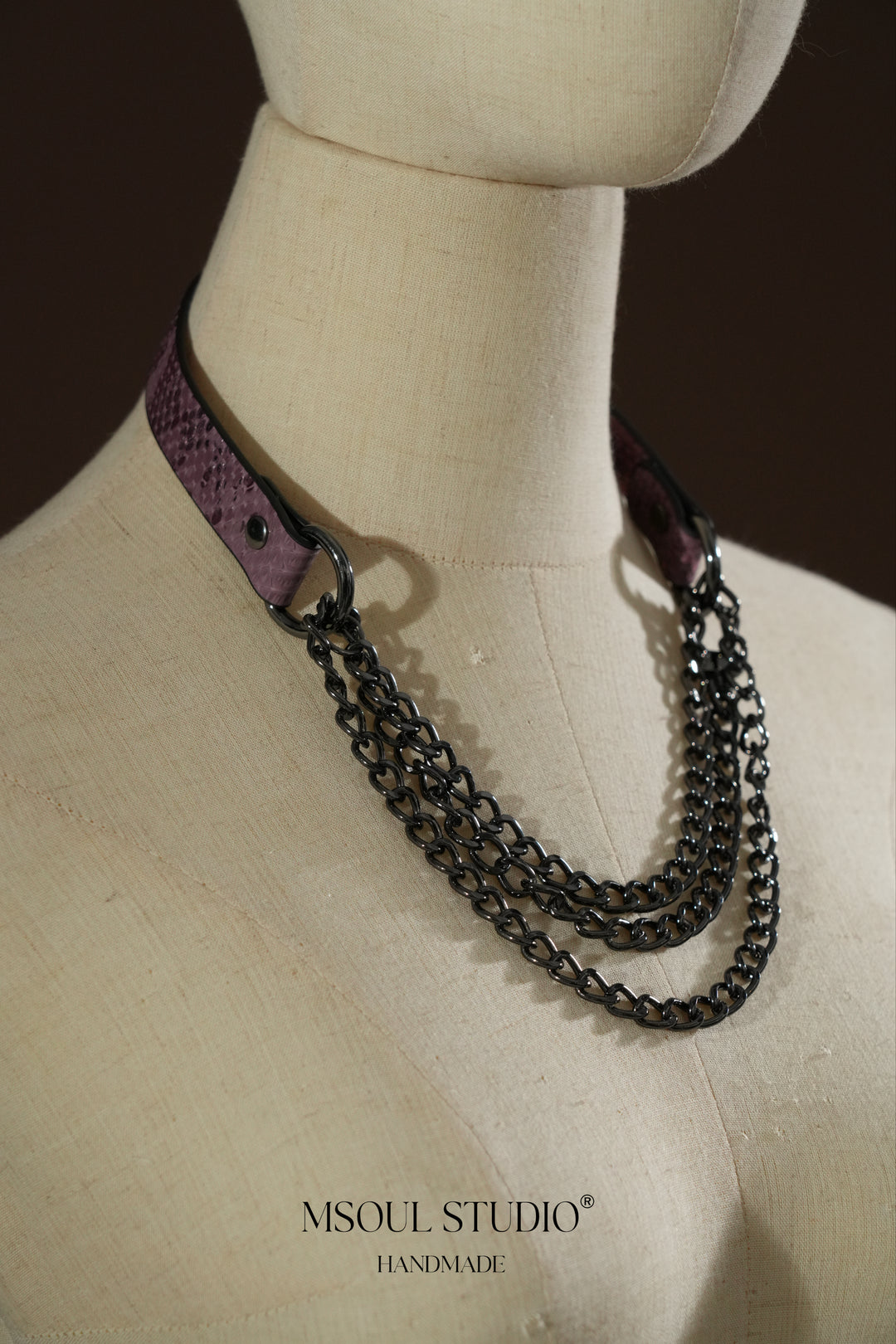 Elegant Chain Choker