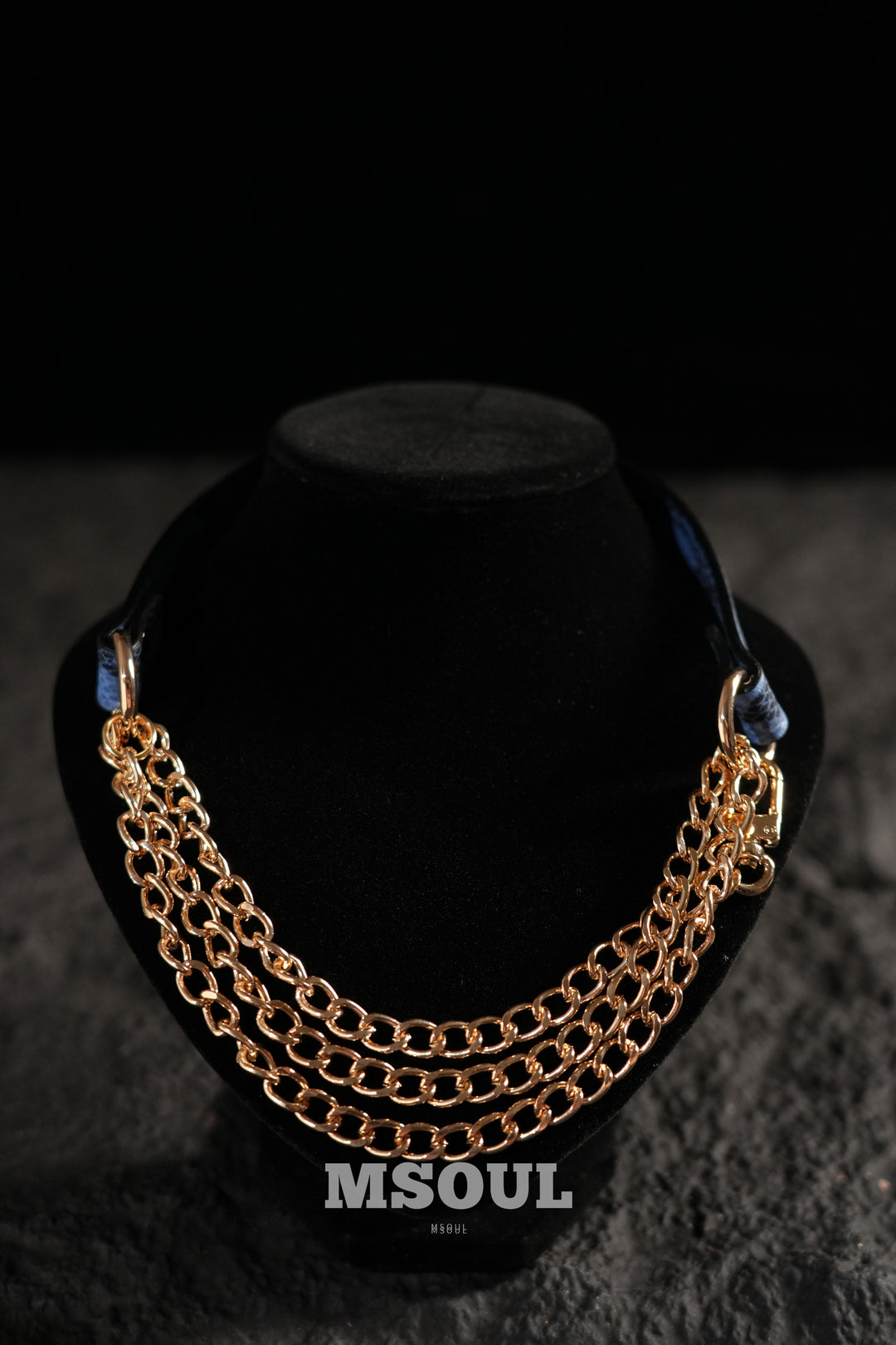 Elegant Chain Choker