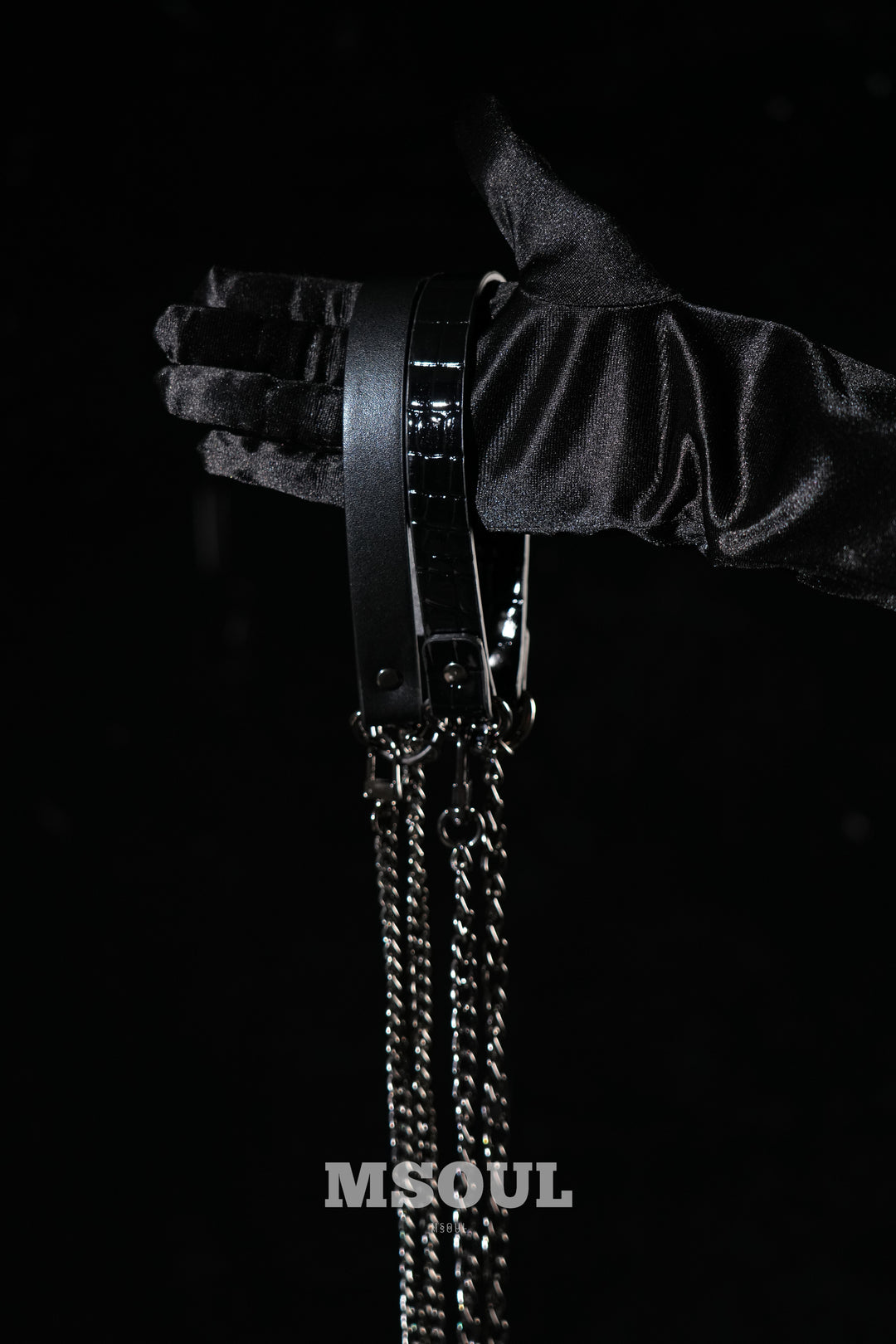 Elegant Chain Choker