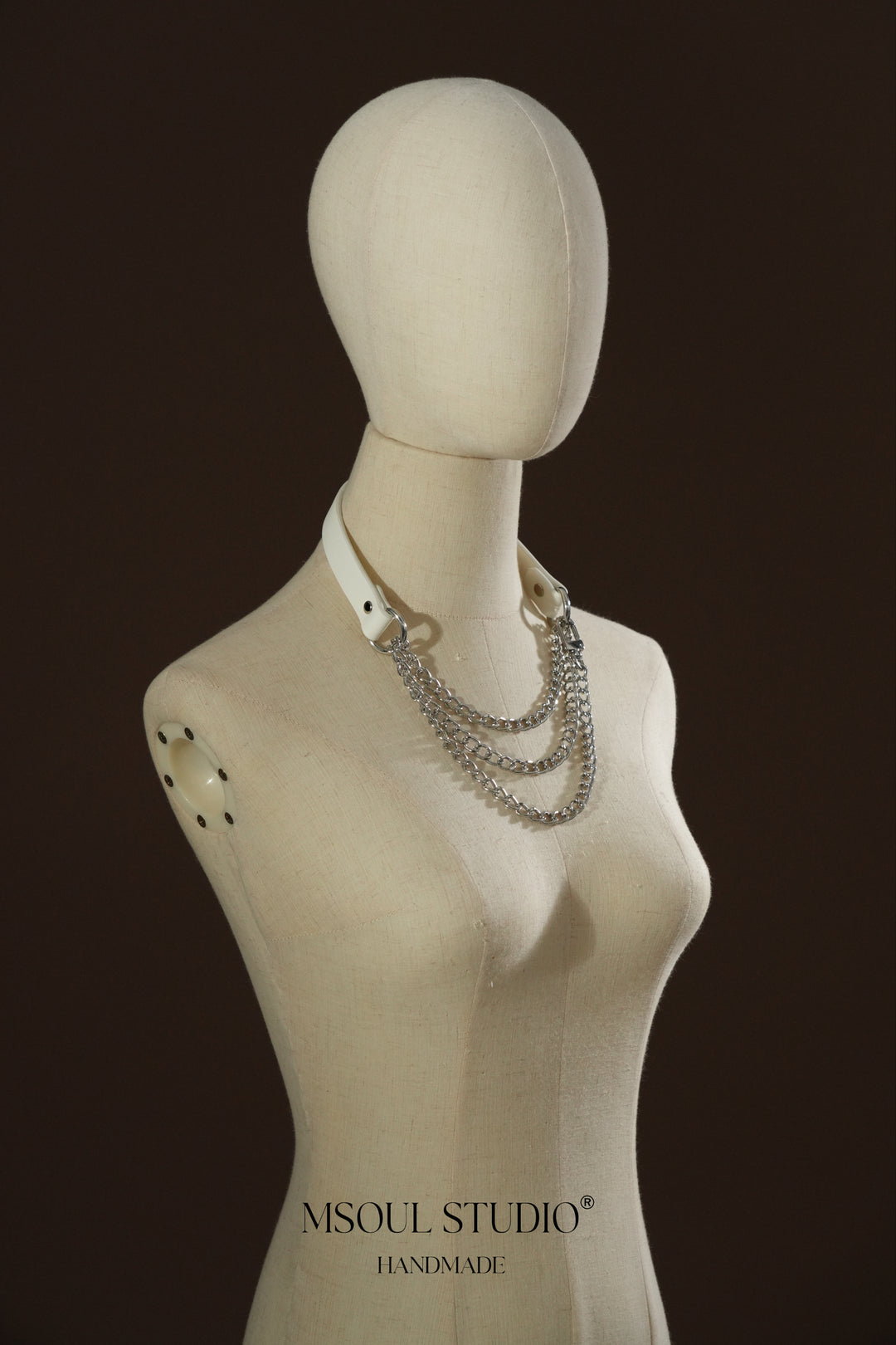 Elegant Chain Choker