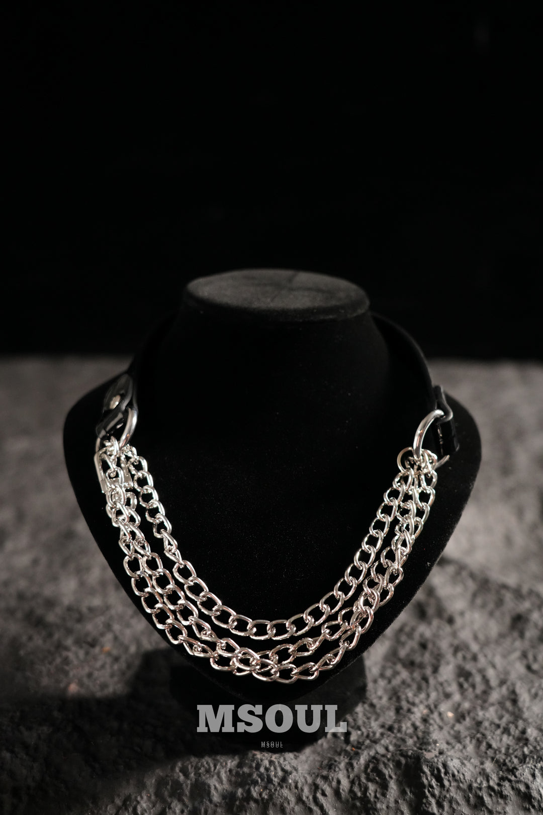 Elegant Chain Choker