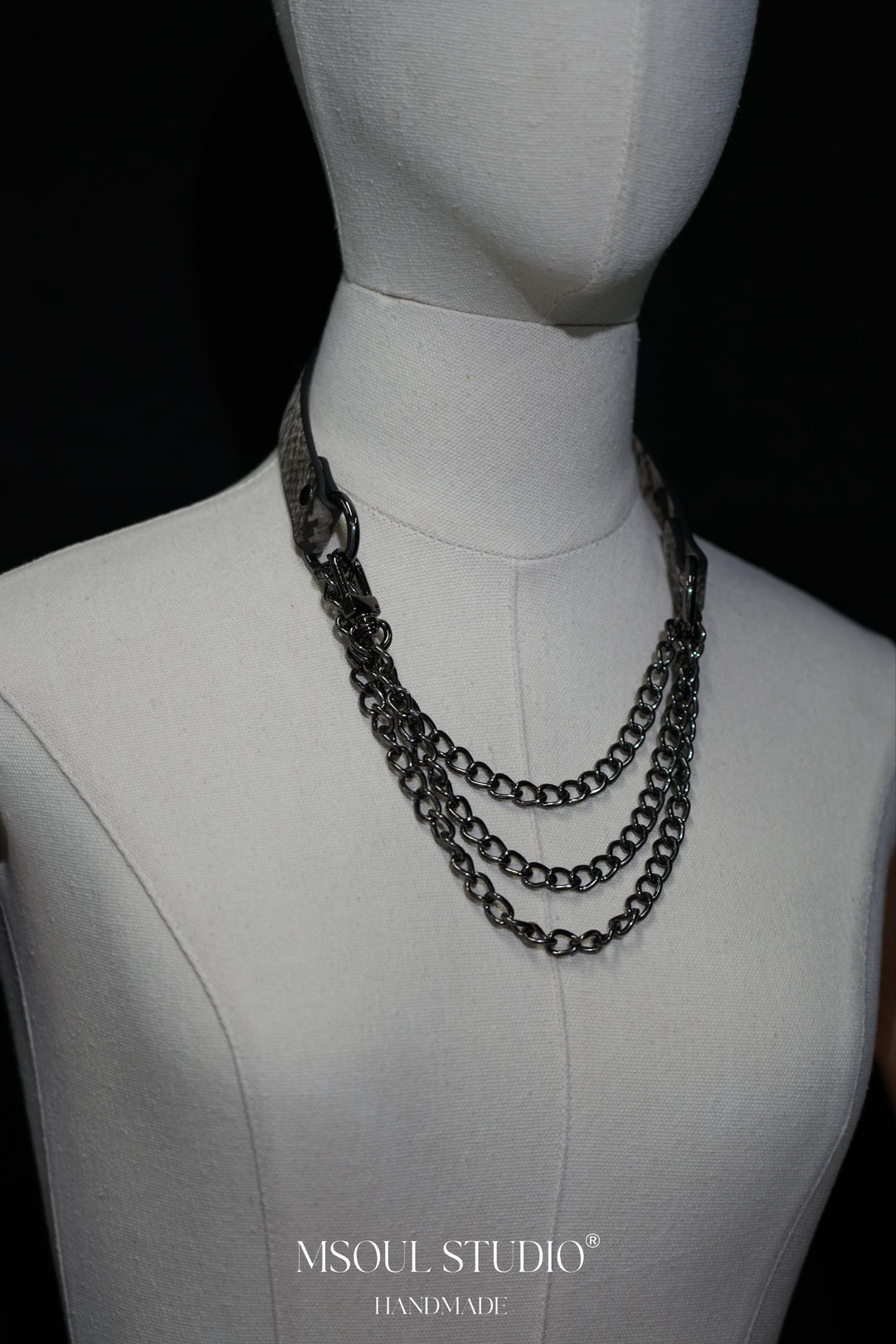 Domme Chain Choker