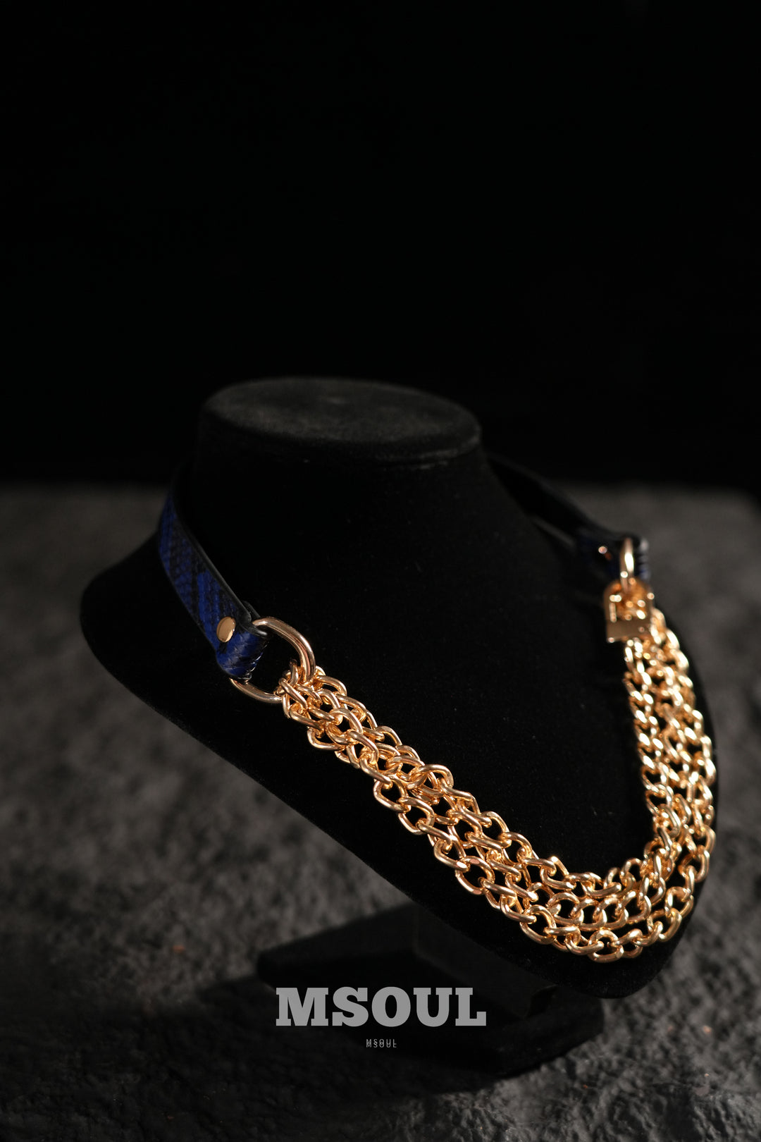 Elegant Chain Choker