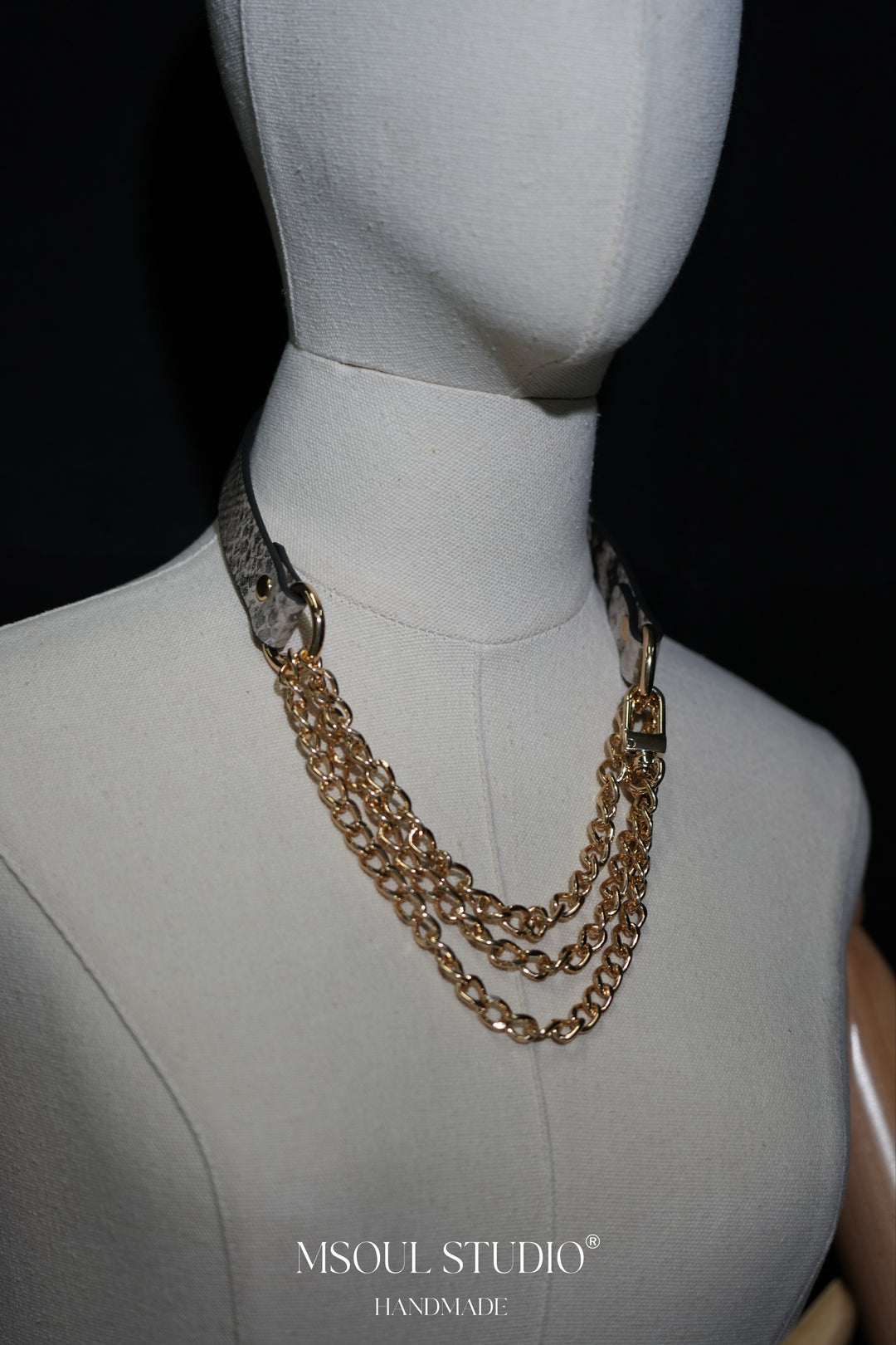 Domme Chain Choker
