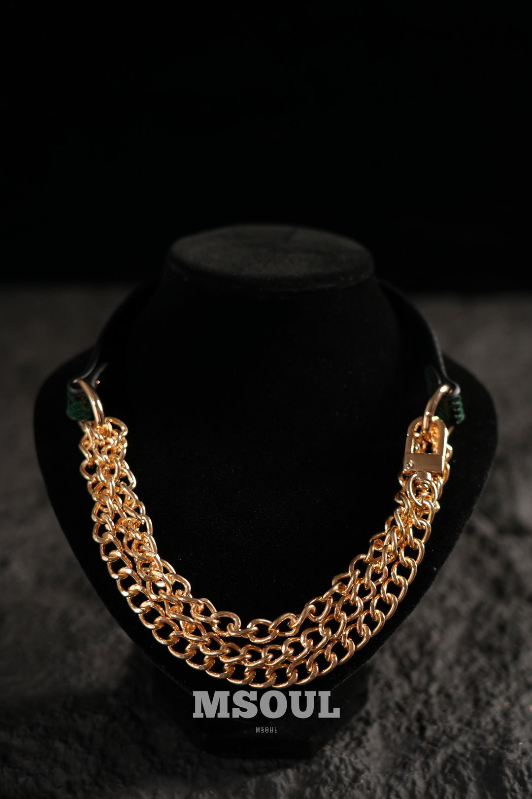 Elegant Chain Choker