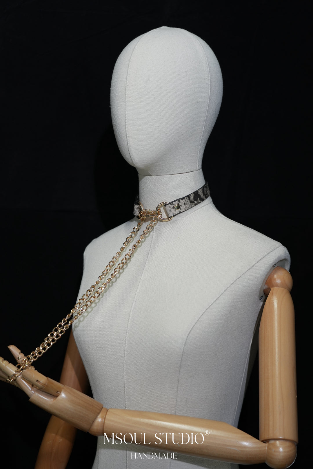 Domme Chain Choker