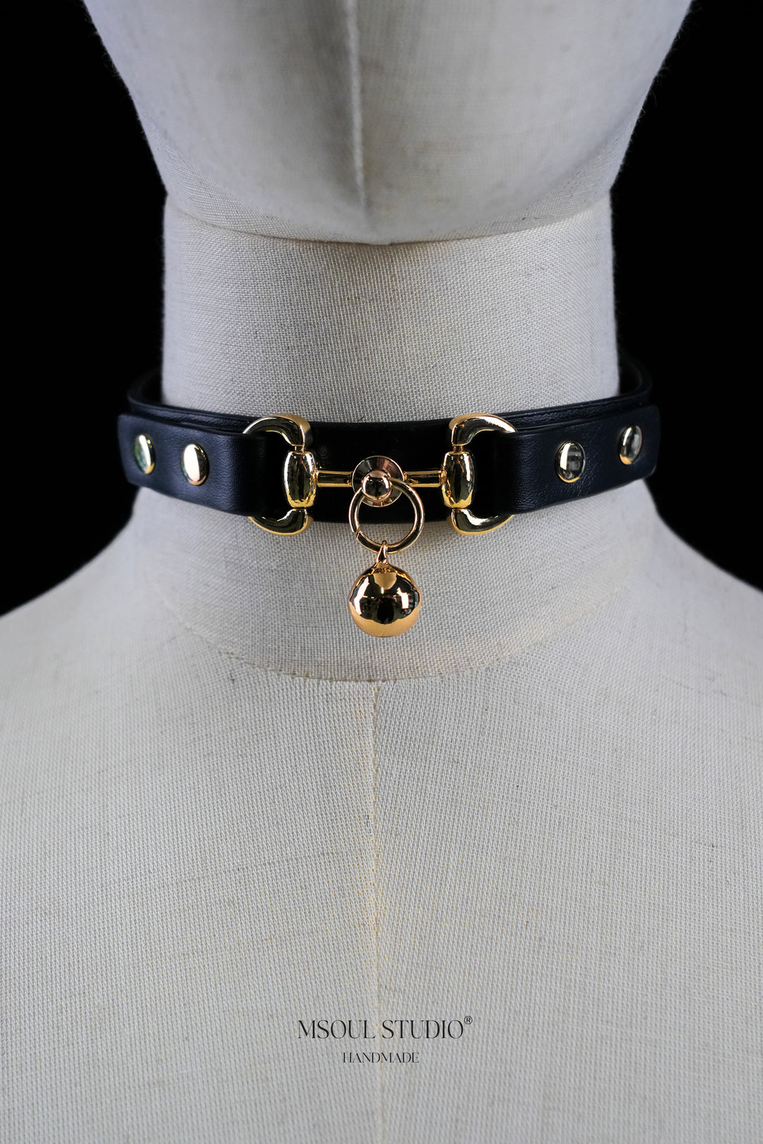 Day Choker with Bell Kitten Gold Chain
