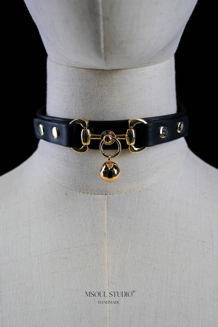 Day Choker with Bell Kitten Gold Chain
