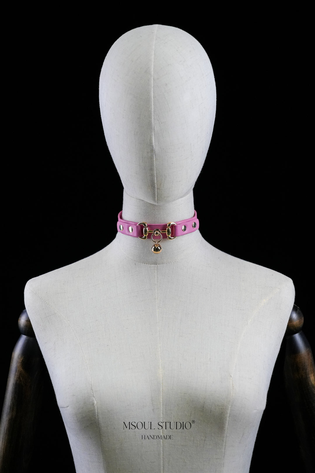 Day Choker with Bell Kitten Gold Chain