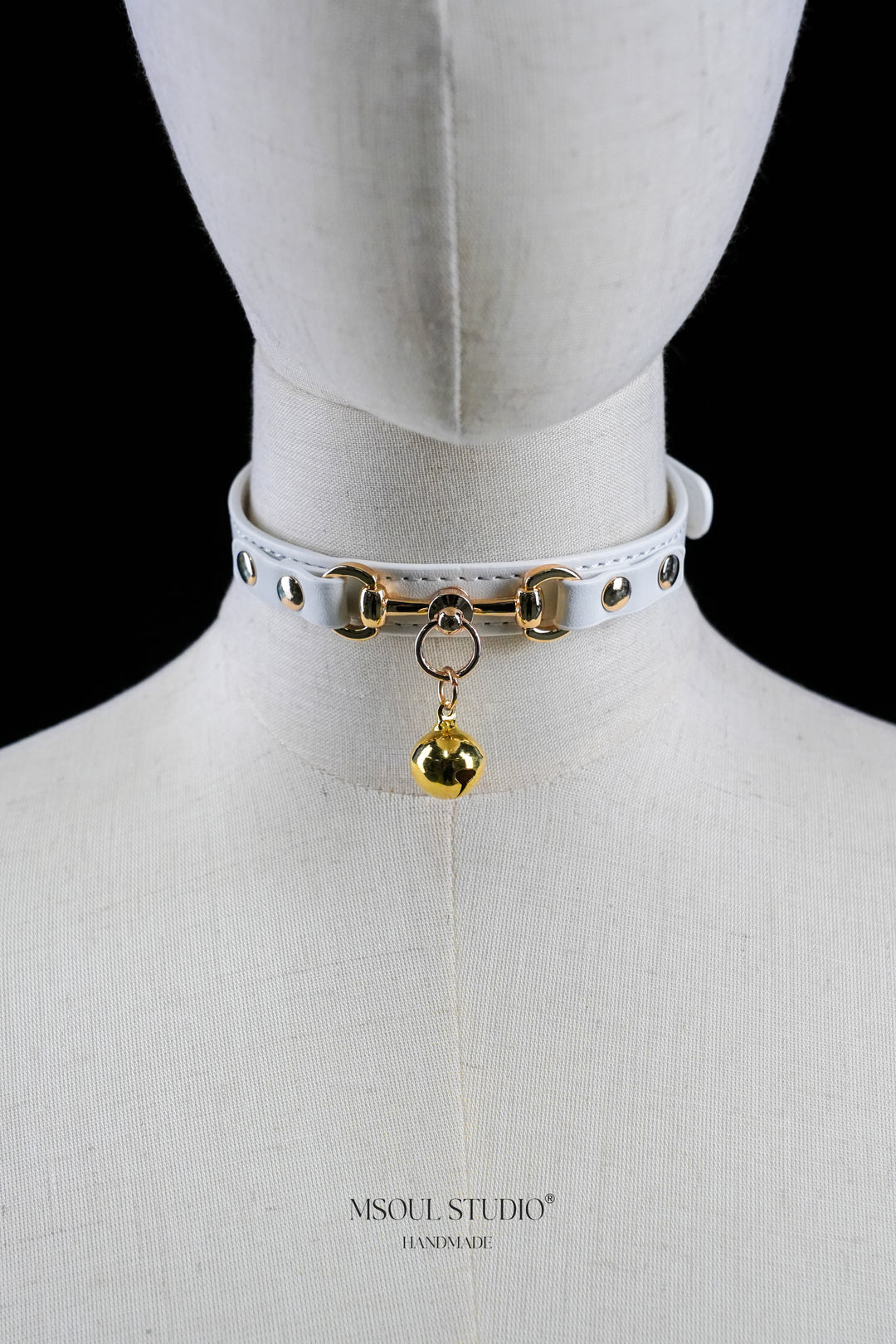 Day Choker with Bell Kitten Gold Chain