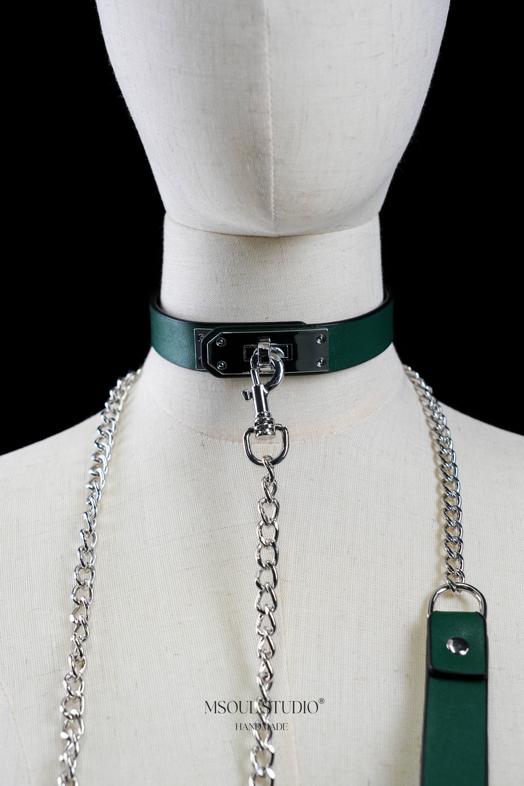 Kelly choker with Cuff