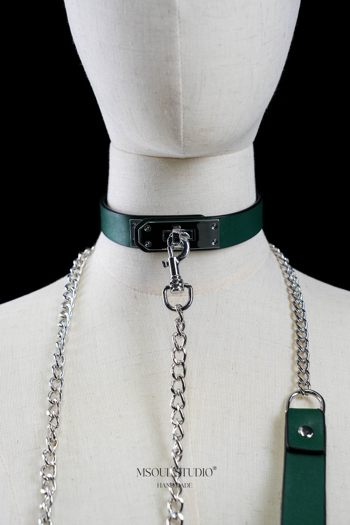 Kelly choker with Cuff
