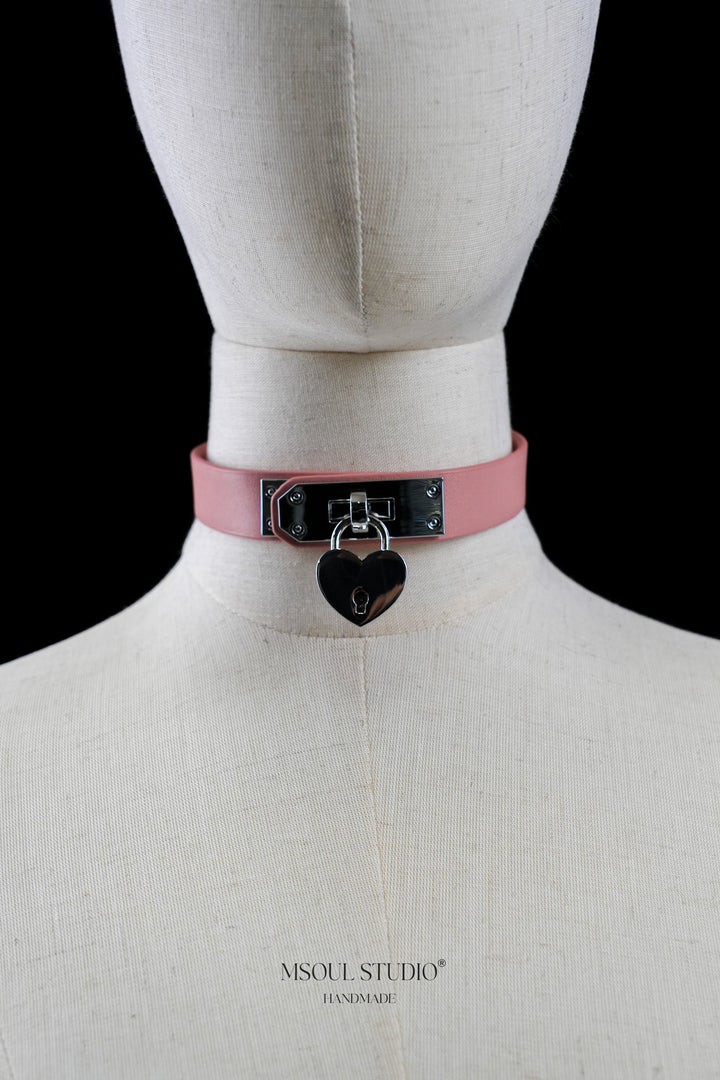 Heart Lock Leather choker