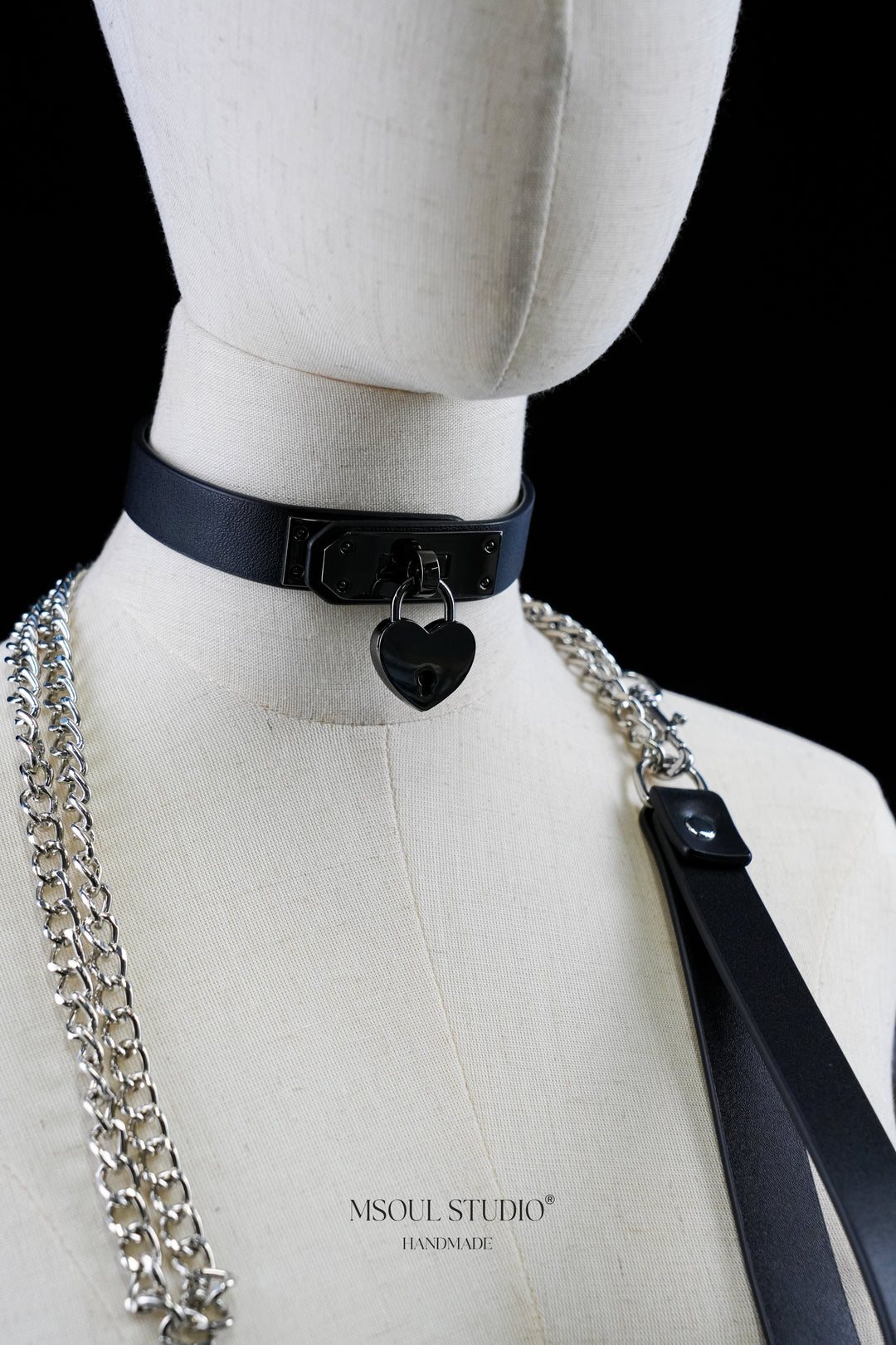 Heart Lock Leather choker
