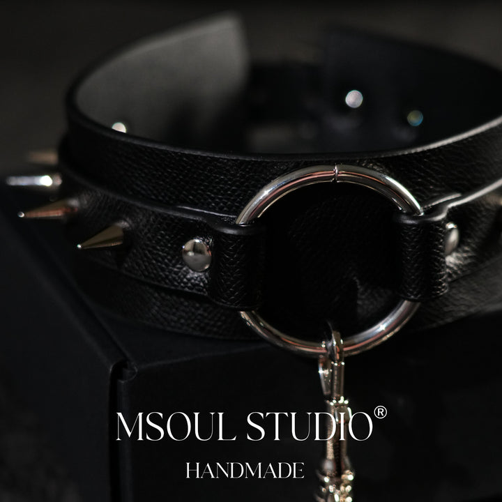 O Ring Spikes Choker