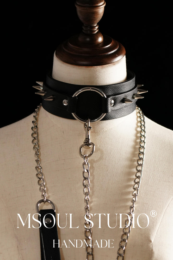 O Ring Spikes Choker
