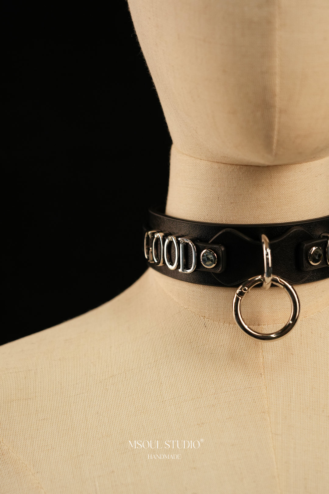 The Accolade Collar