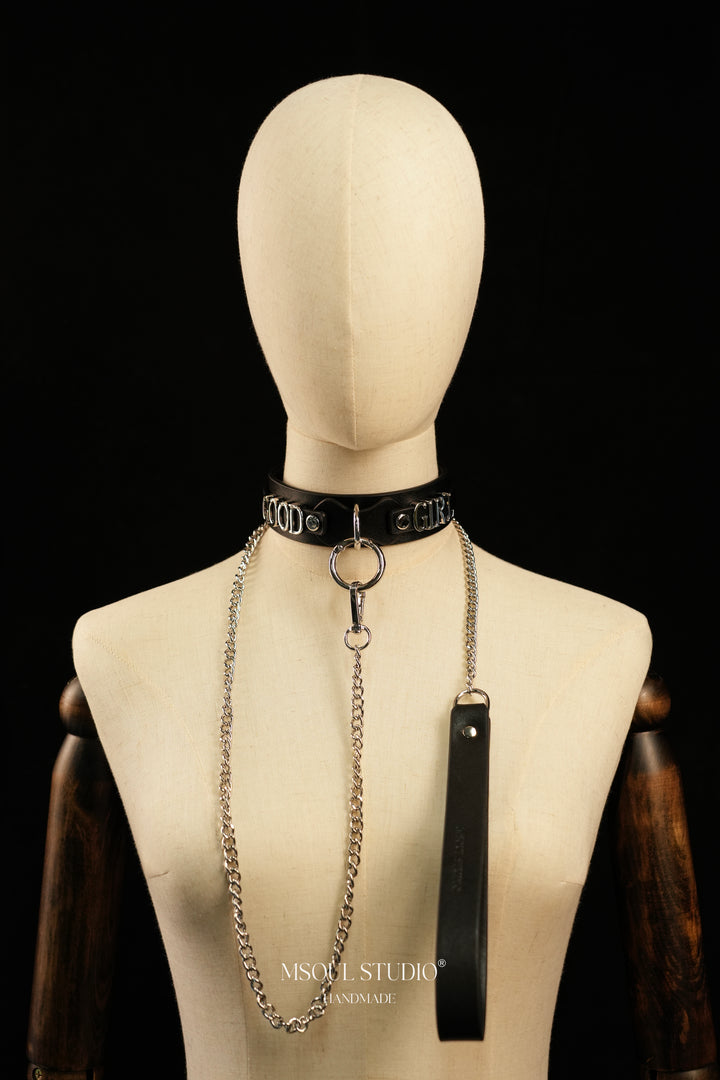 The Accolade Collar