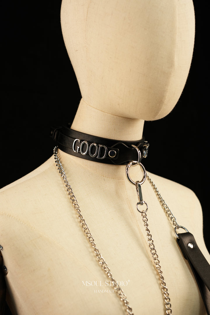 The Accolade Collar