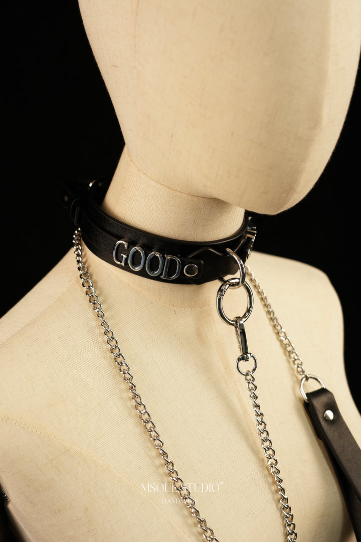 The Accolade Collar