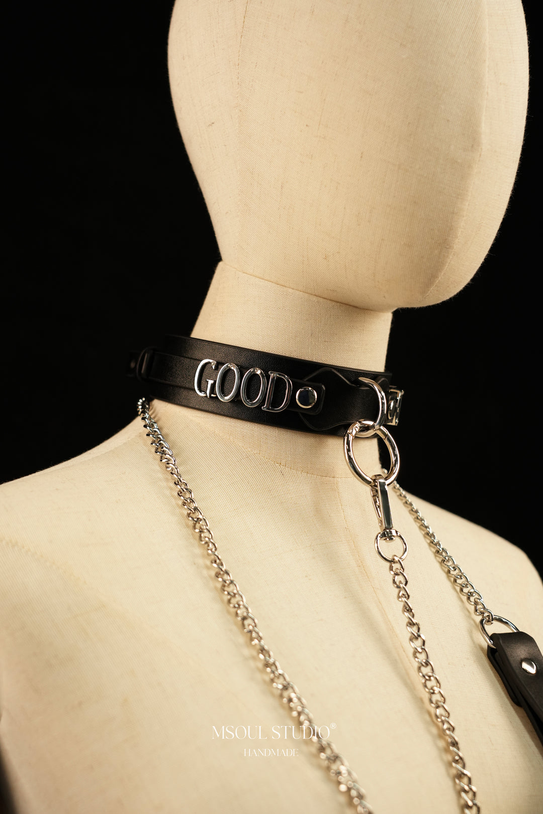 The Accolade Collar