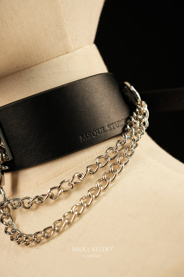 Close-up of the embossed MSOUL STUDIO logo on the Cascade Collar