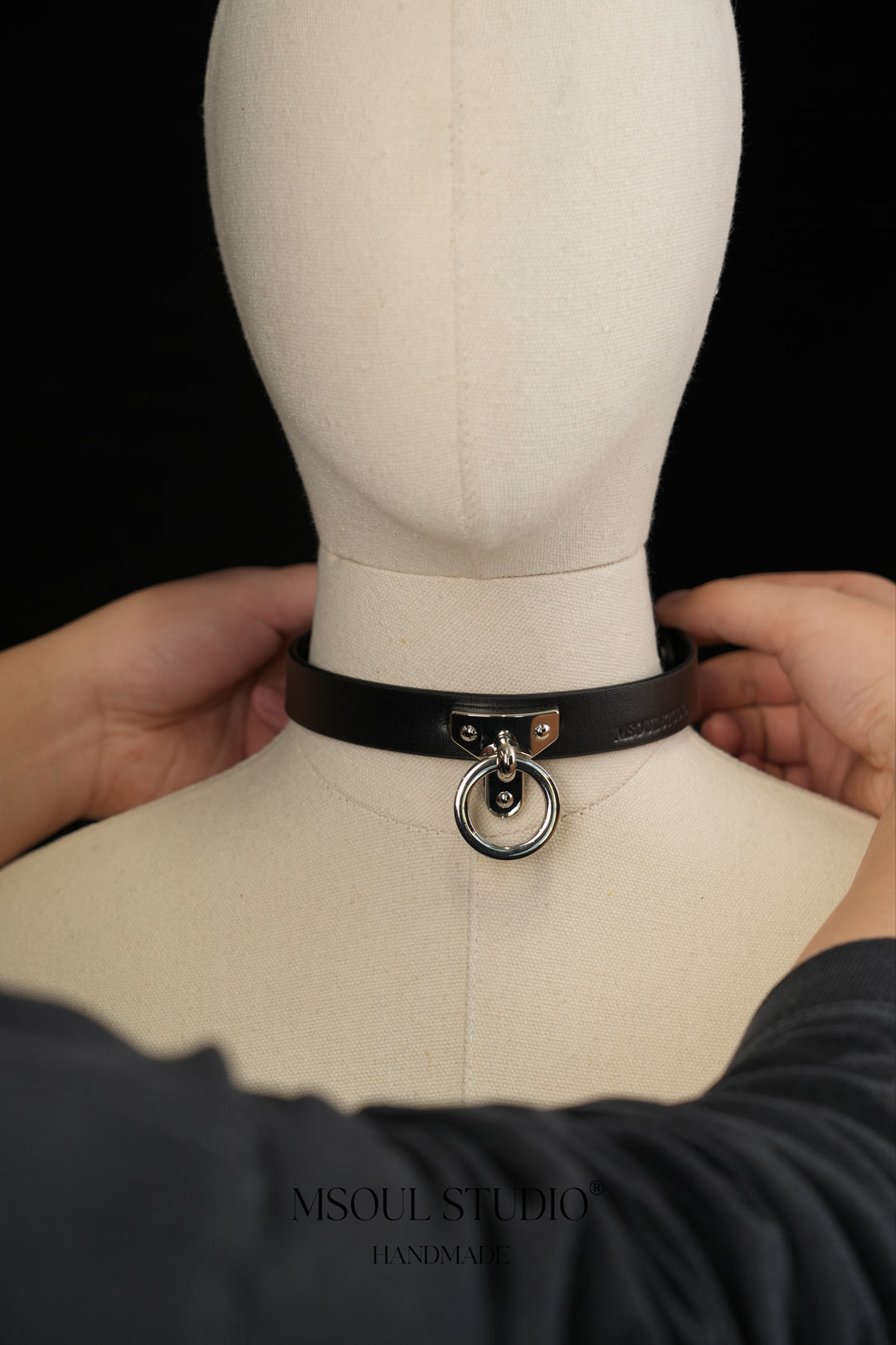 アクセサリー IKUMI LEATHER CHOKER Classic Black Choker – MsoulStudio