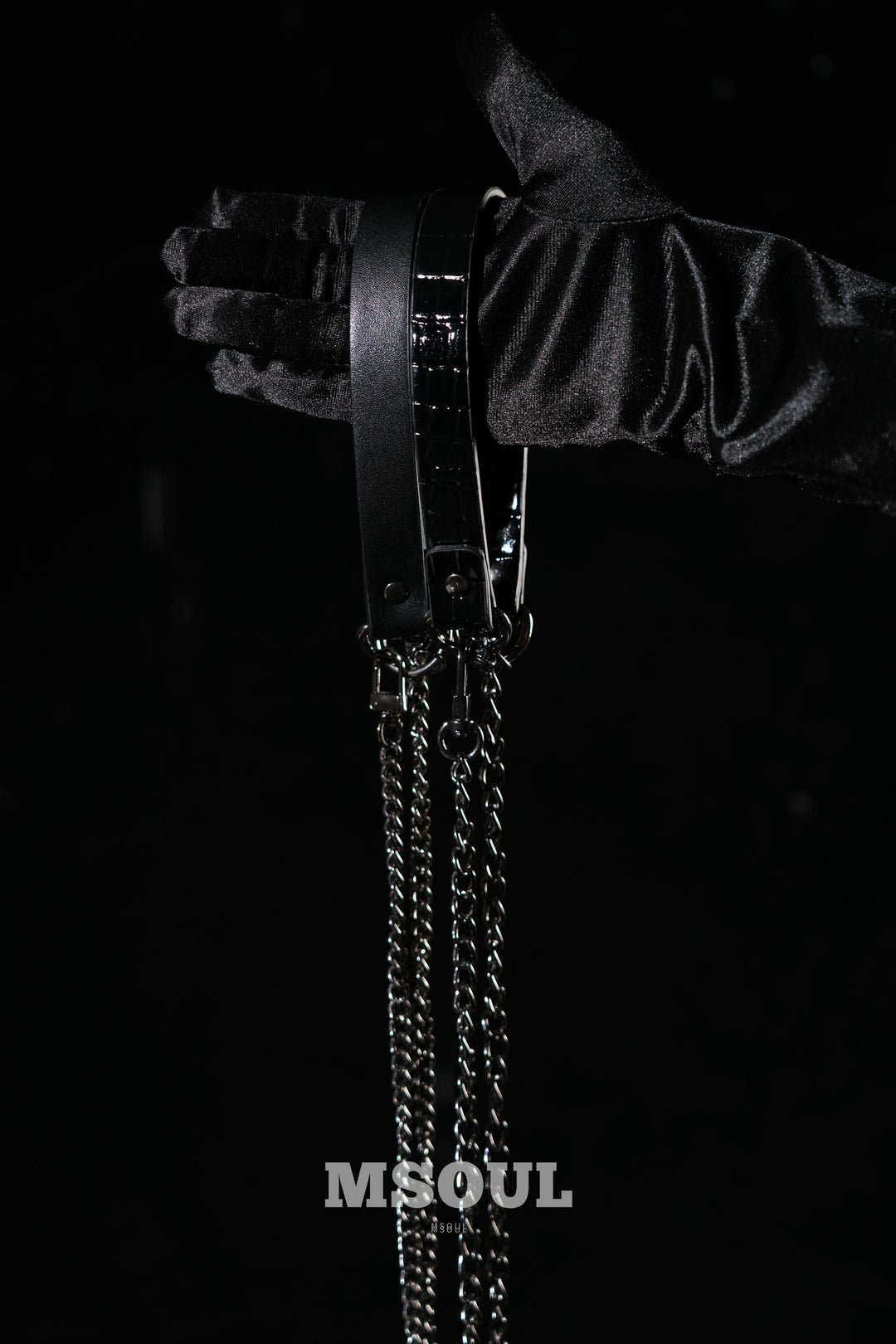 Elegant Chain Choker
