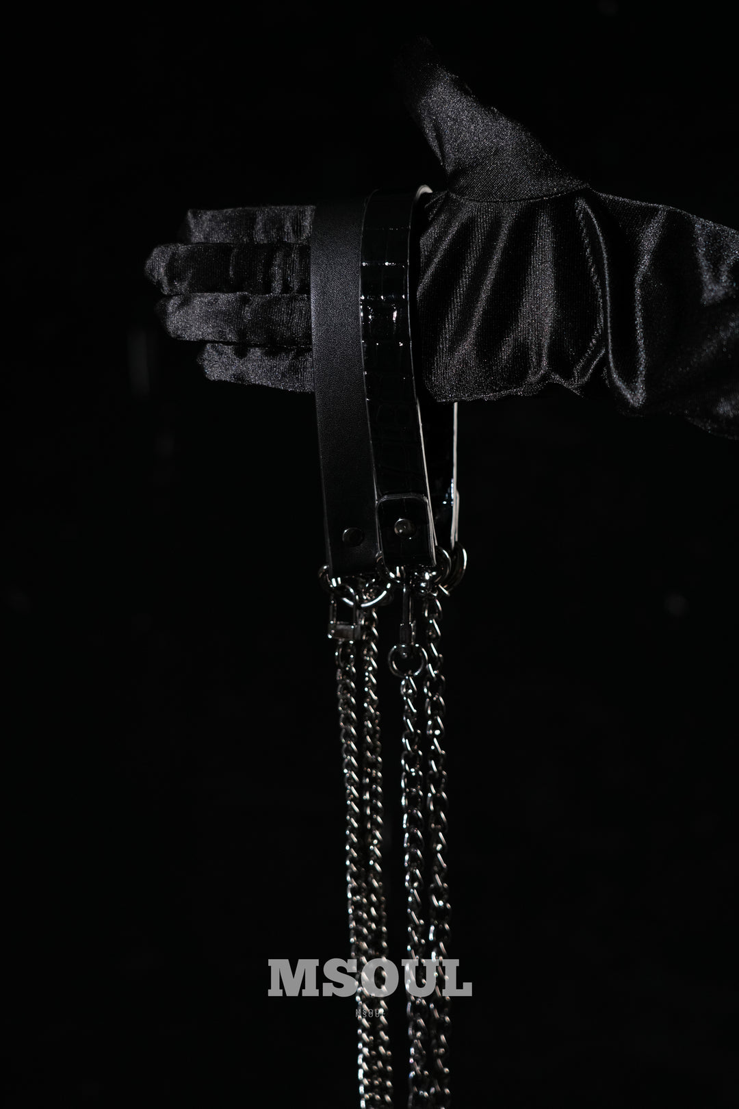 Elegant Chain Choker