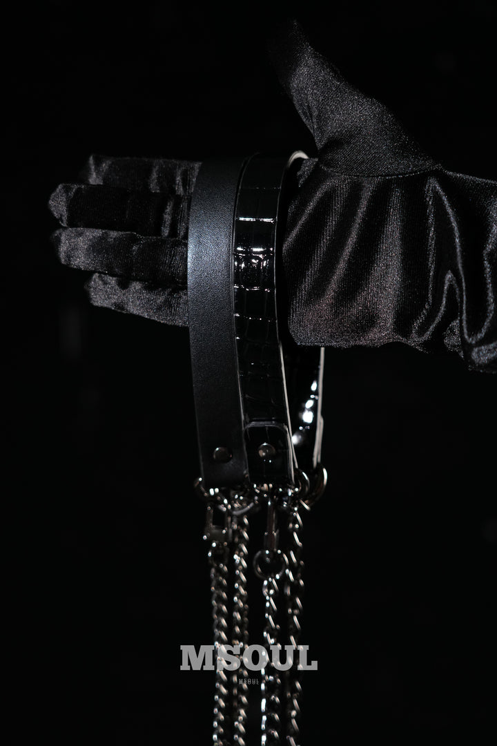 Elegant Chain Choker