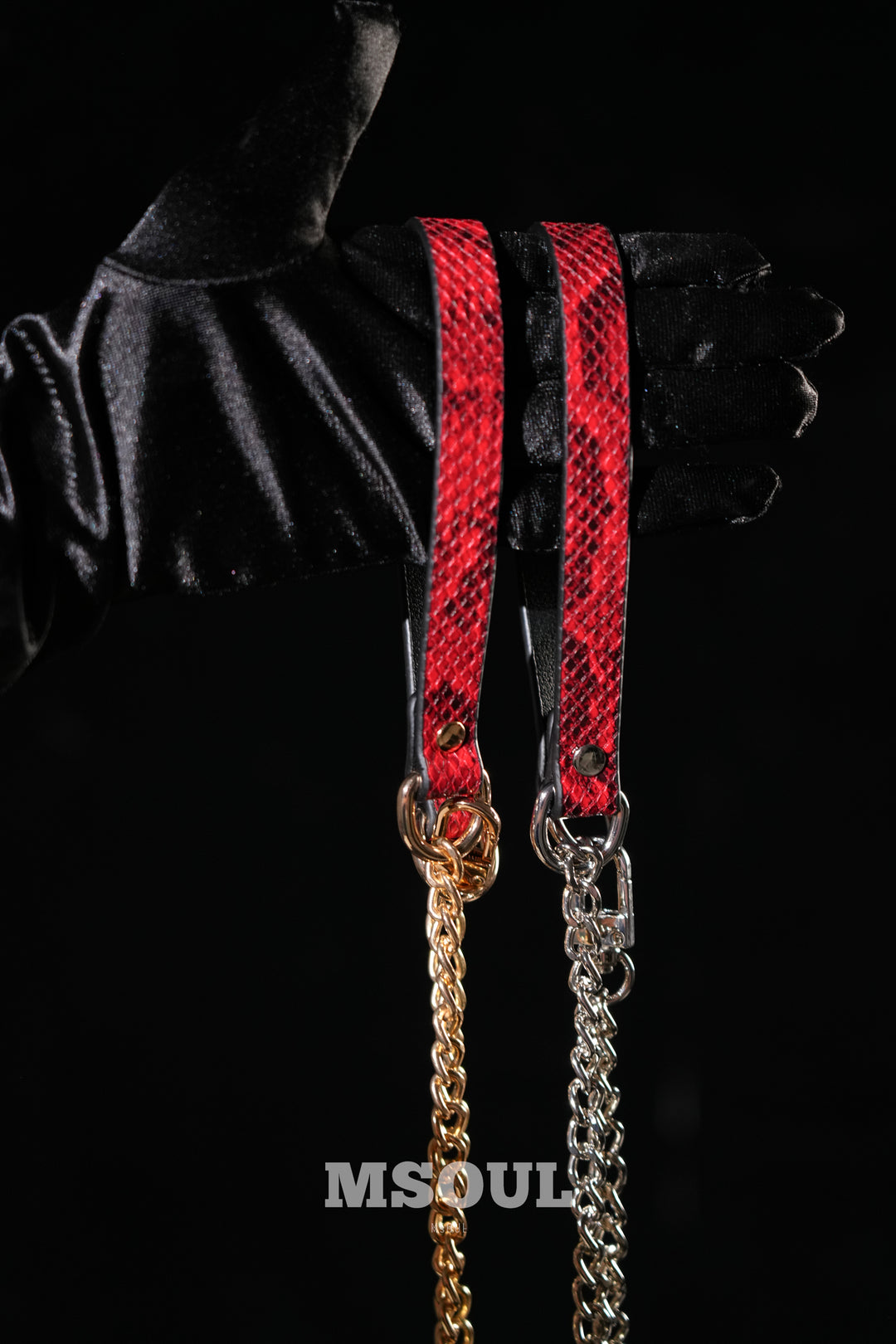Elegant Chain Choker
