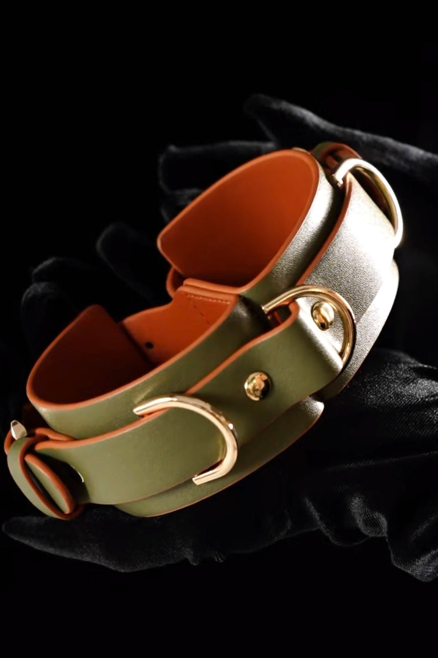 Kelly choker with Cuff